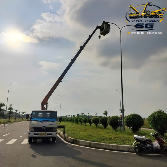 Cho Thuê Xe Nâng Người TPHCM – An Toàn, Nhanh Chóng, Giá Tốt